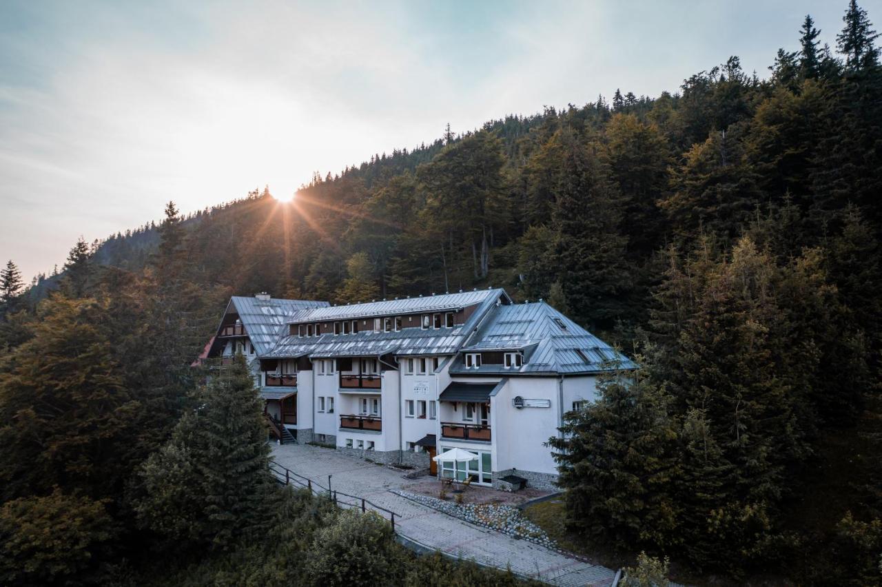 Horsky Hotel Totem Jarabó Kültér fotó